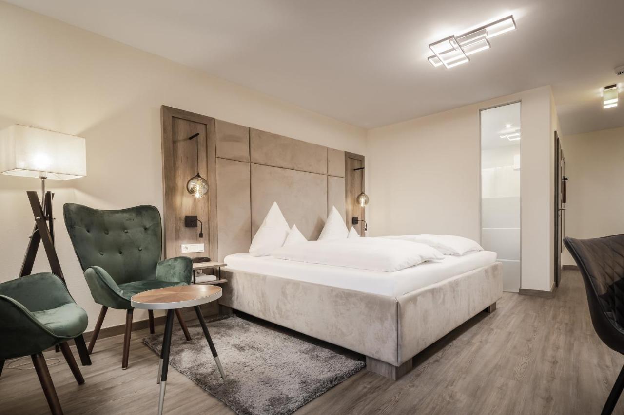 Hotel-Gasthof Hoettl Deggendorf Buitenkant foto