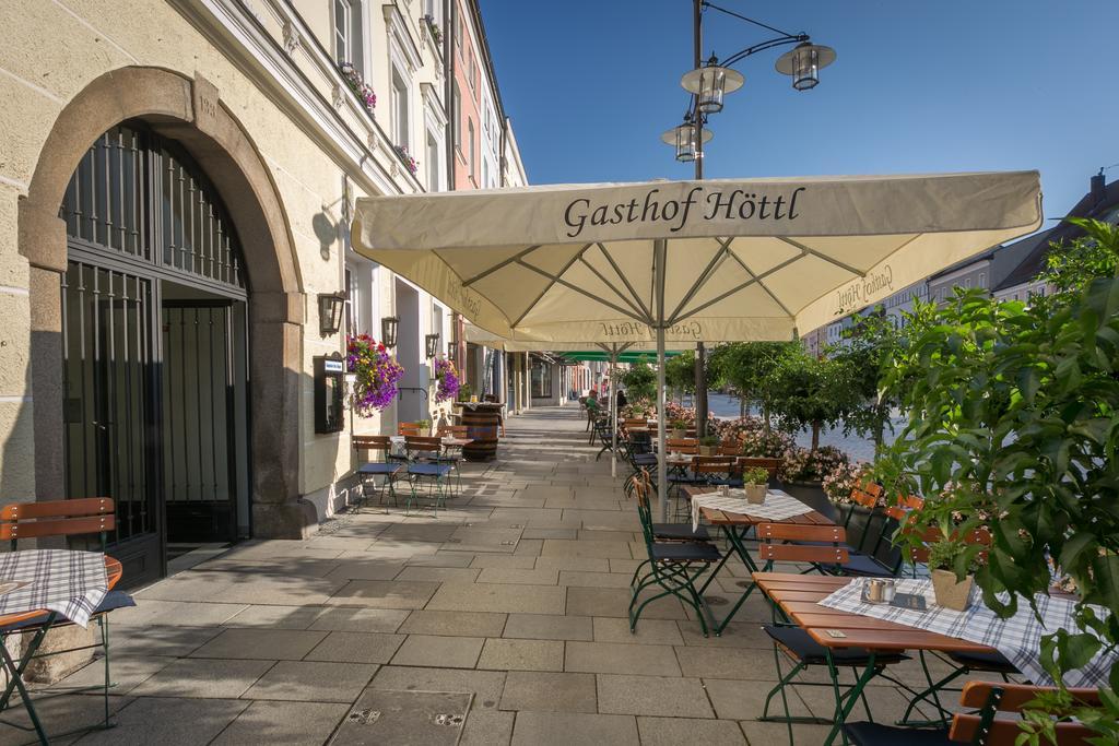 Hotel-Gasthof Hoettl Deggendorf Buitenkant foto