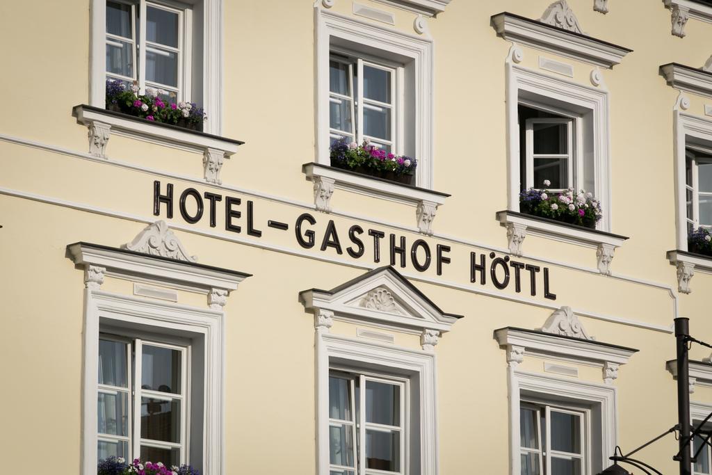 Hotel-Gasthof Hoettl Deggendorf Buitenkant foto